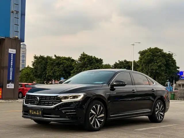 VOLKSWAGEN PASSAT 2025