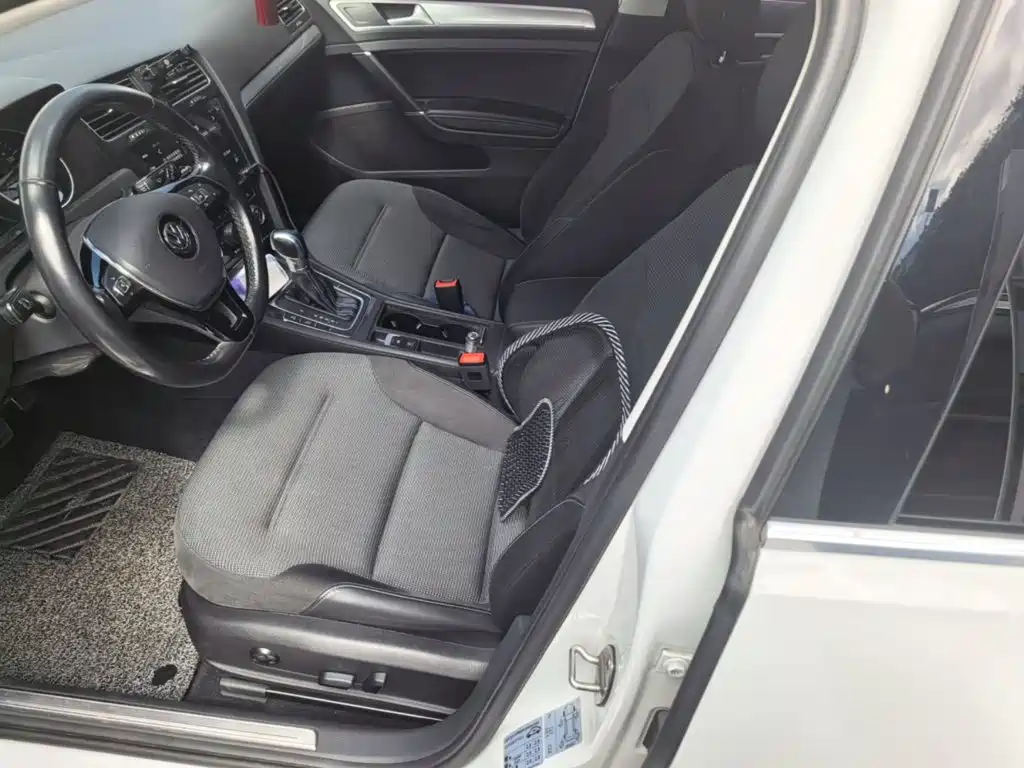 Volkswagen Golf EV — миниатюра 8