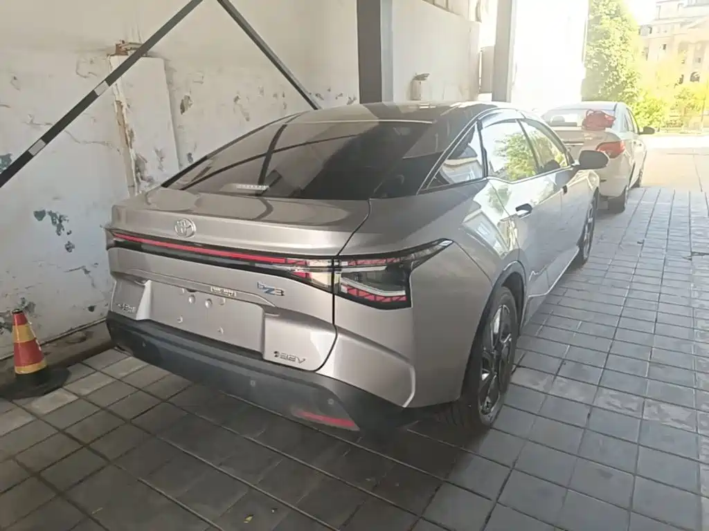 Toyota bZ3 — миниатюра 7