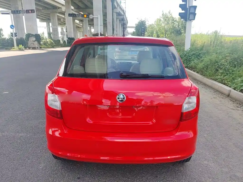 Skoda Fabia — миниатюра 6