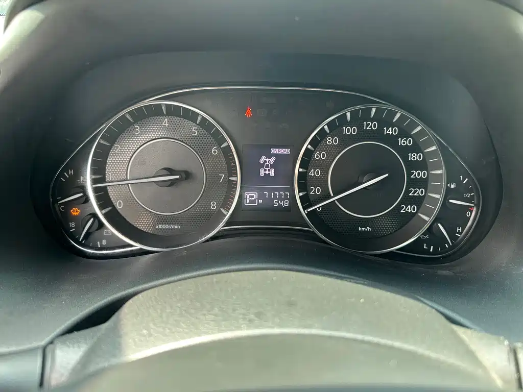 Nissan Patrol — миниатюра 13