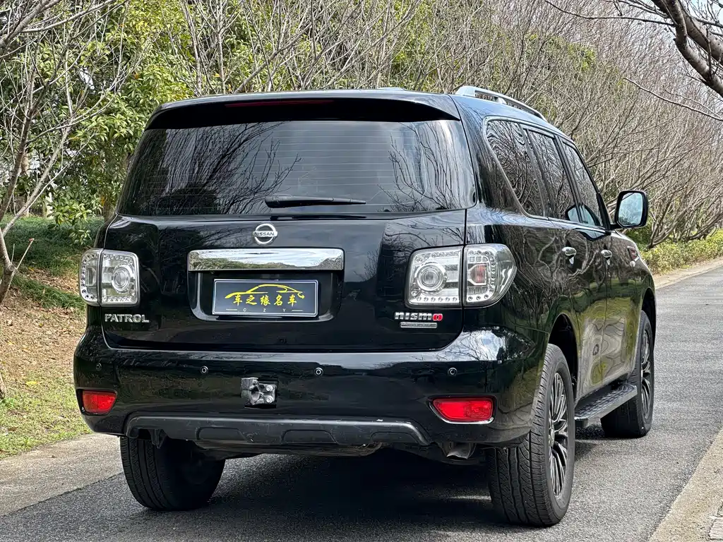 Nissan Patrol — миниатюра 16