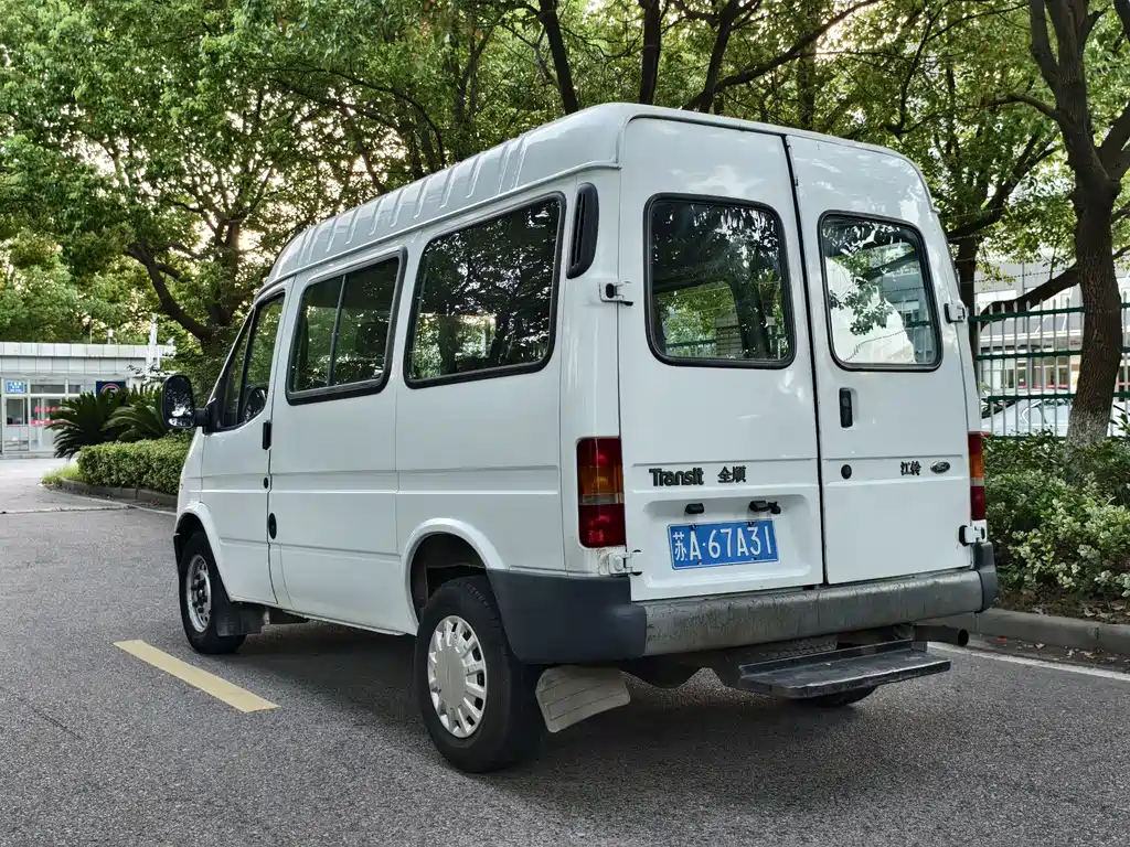 Ford Transit Classic — миниатюра 6