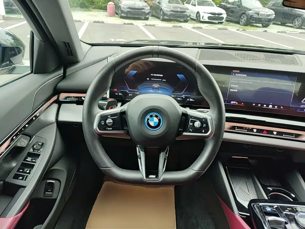 BMW i5 — миниатюра 11