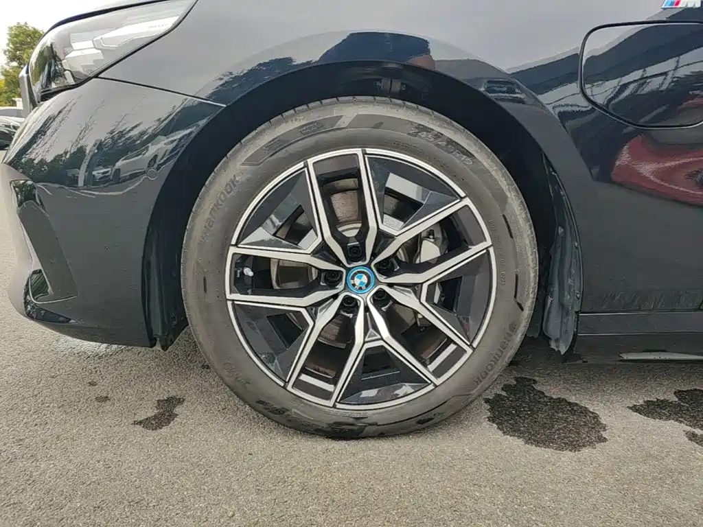 BMW i5 — миниатюра 23