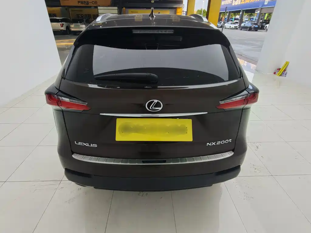 Lexus NX — миниатюра 8
