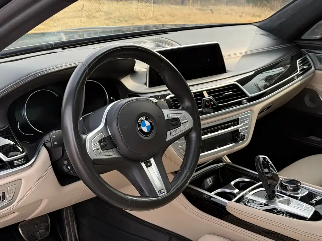 BMW 7 SERIES