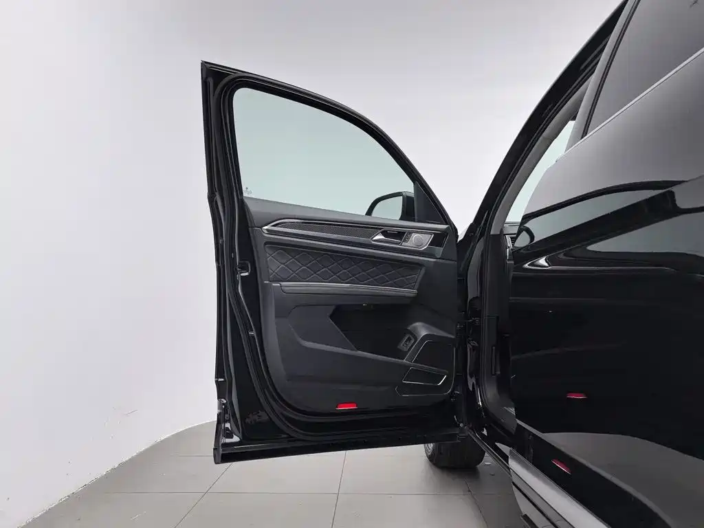 Volkswagen Teramont — миниатюра 8