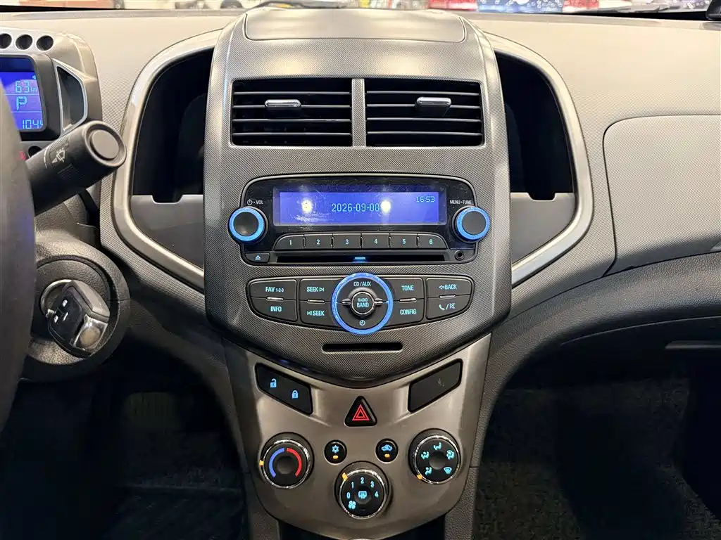 Chevrolet Aveo — миниатюра 14