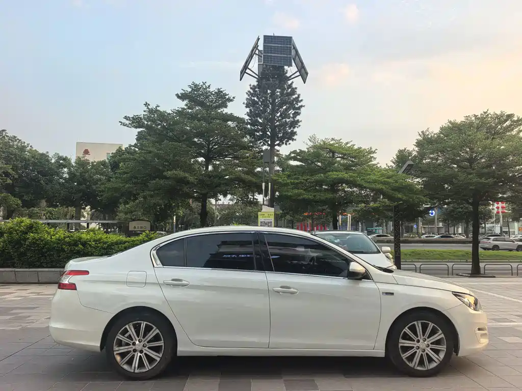 Peugeot 408 — миниатюра 7