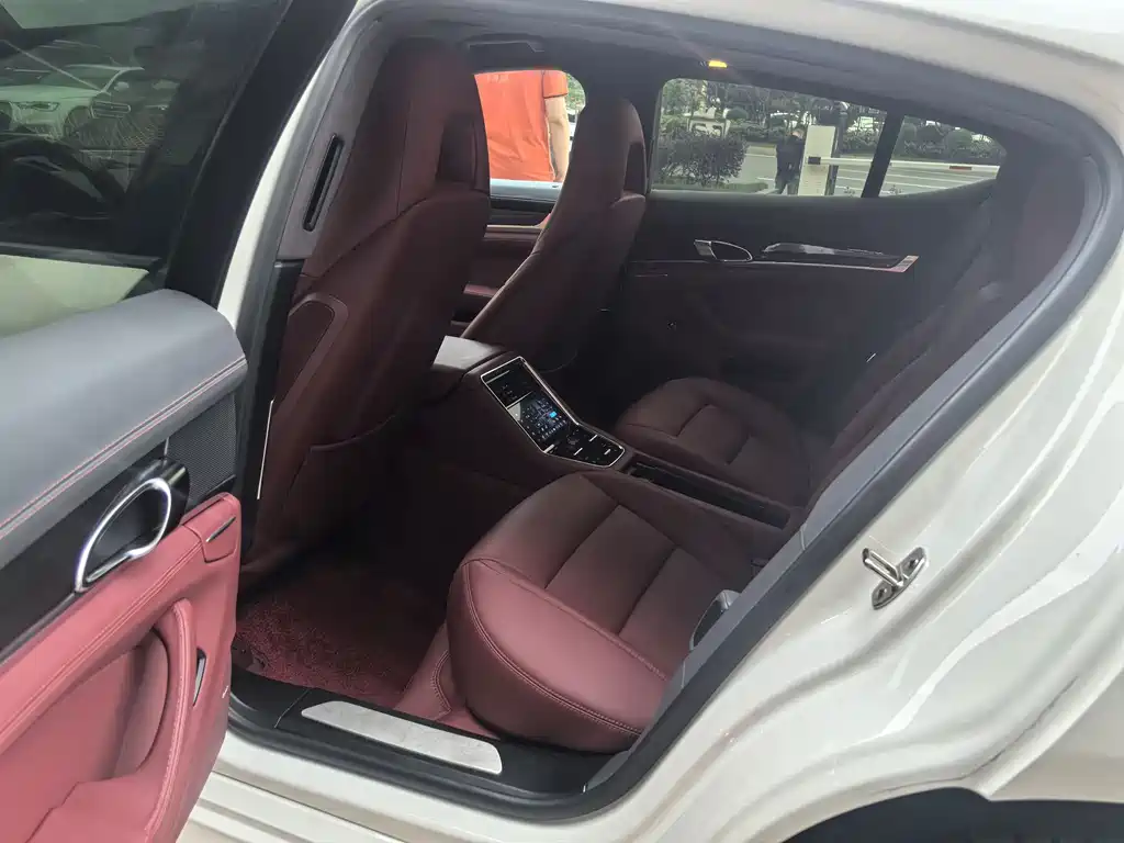 Porsche Panamera 2010 Panamera 4 3.6L
