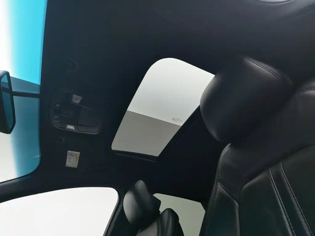 Lincoln MKZ — миниатюра 14