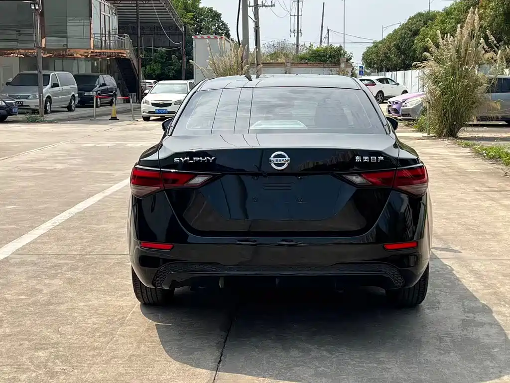 NISSAN XUAN YI