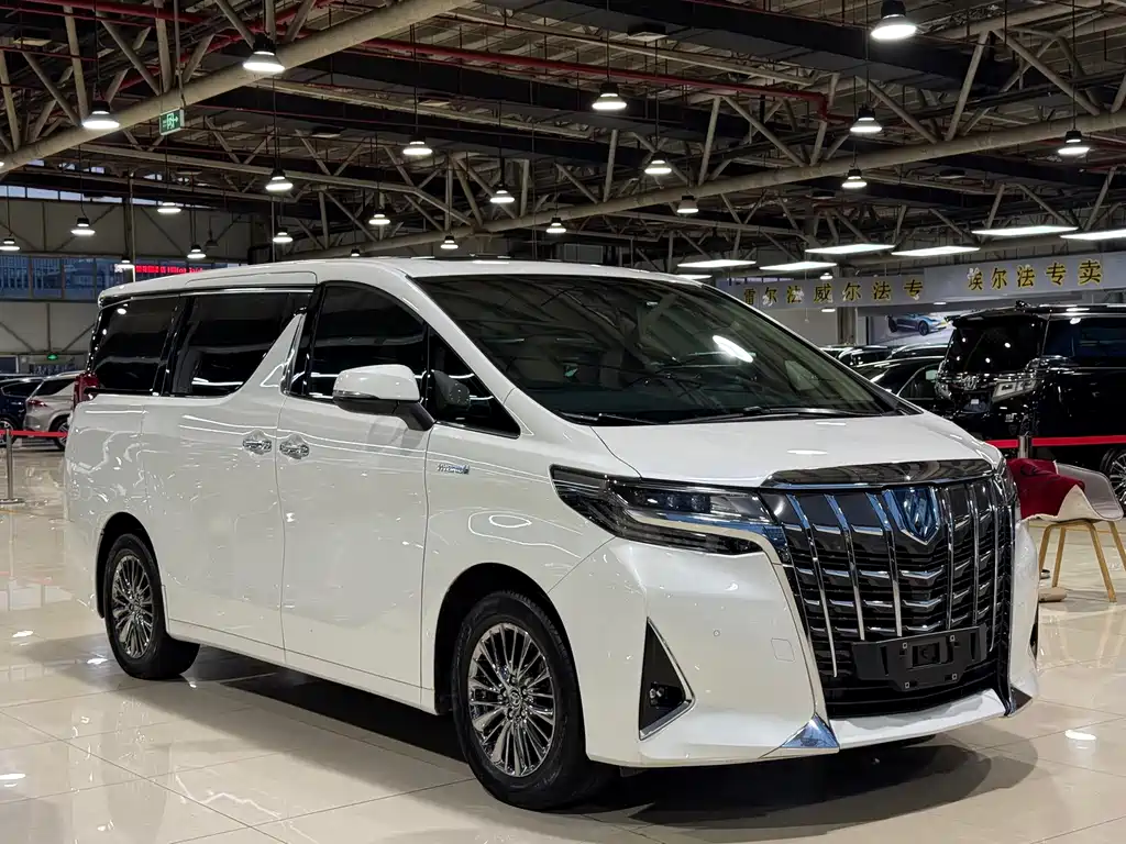 Toyota Alphard — миниатюра 3