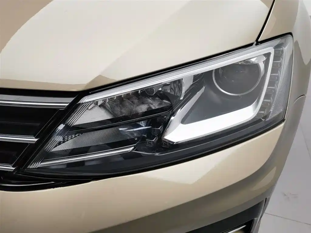Volkswagen Sagitar 2018 280TSI DSG