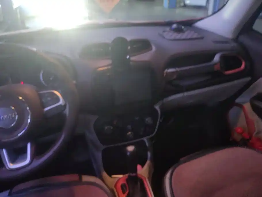 Jeep Renegade — миниатюра 13