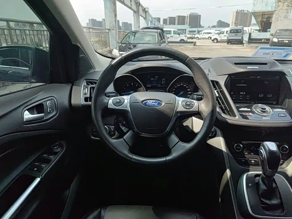 Ford Kuga — миниатюра 7
