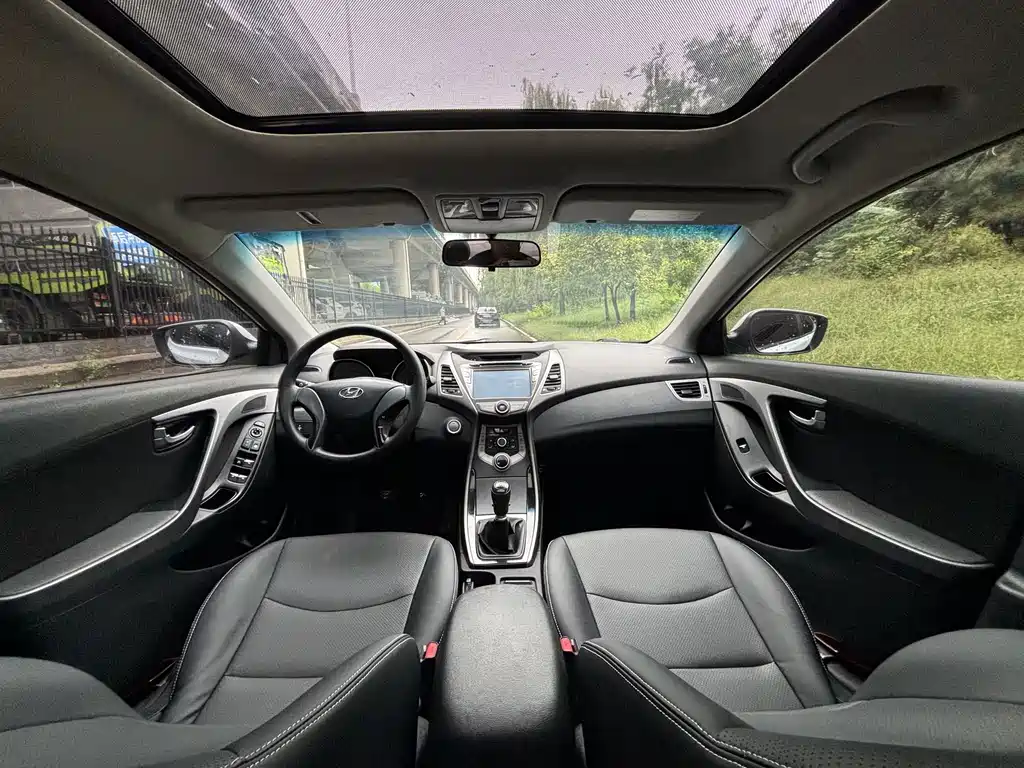 Hyundai Elantra Langdong — миниатюра 9