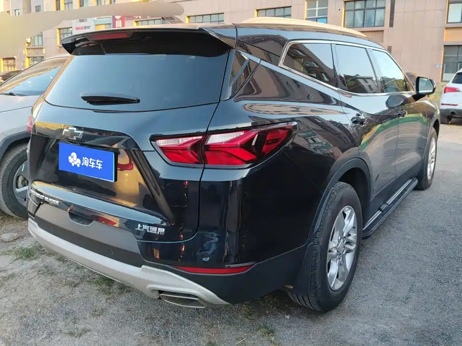 Chevrolet Blazer — миниатюра 3