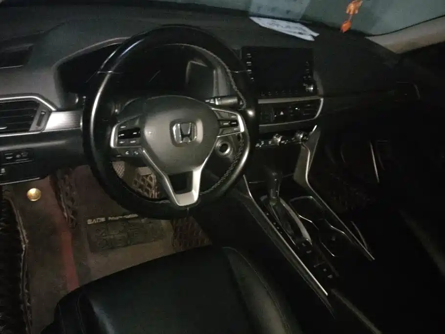Honda Accord — миниатюра 12