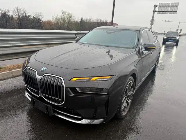BMW 7 SERIES
