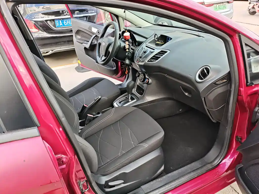 Ford Fiesta — миниатюра 12