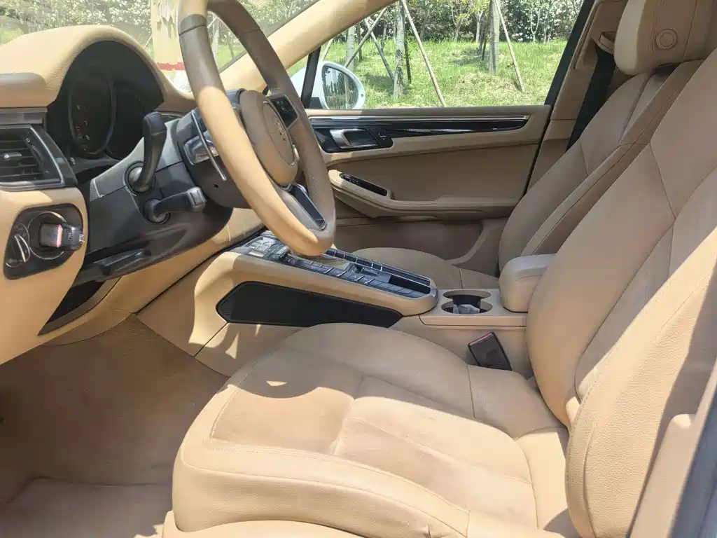Porsche Macan — миниатюра 6
