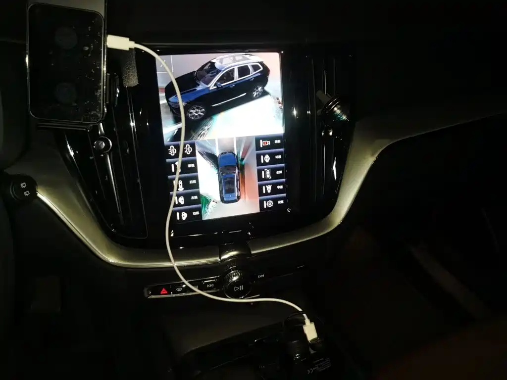 Volvo XC60 2025 B5 Luxury