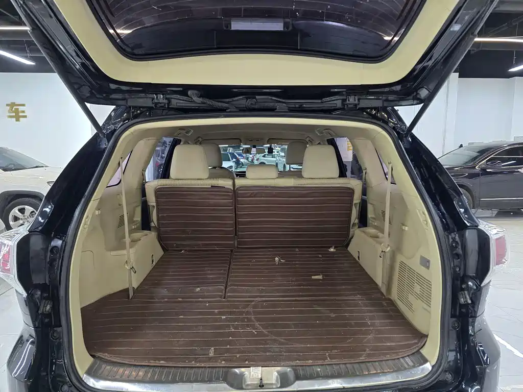 Toyota Highlander 2015 3.5L Elite 7 мест