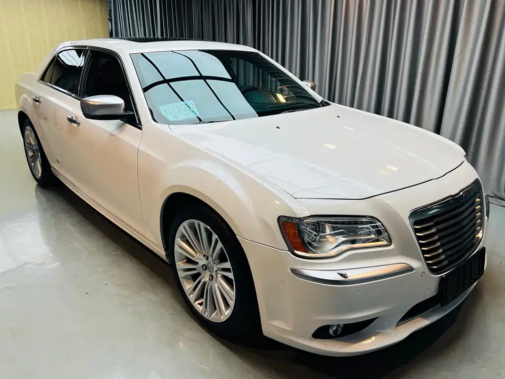 Chrysler 300C — миниатюра 3