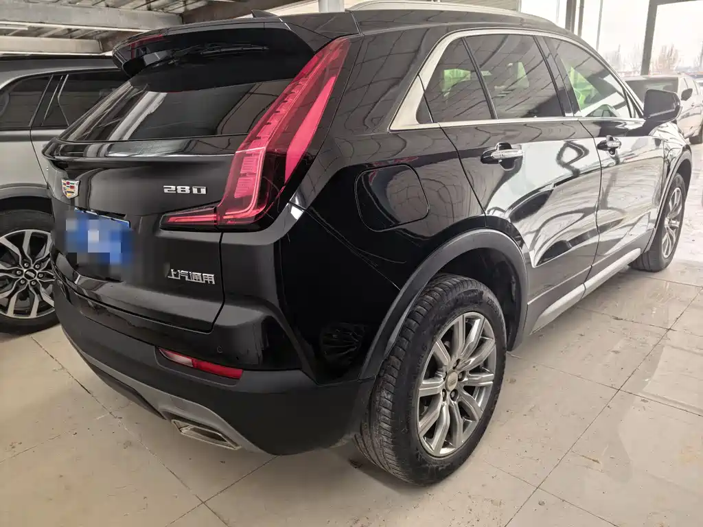 CADILLAC XT4