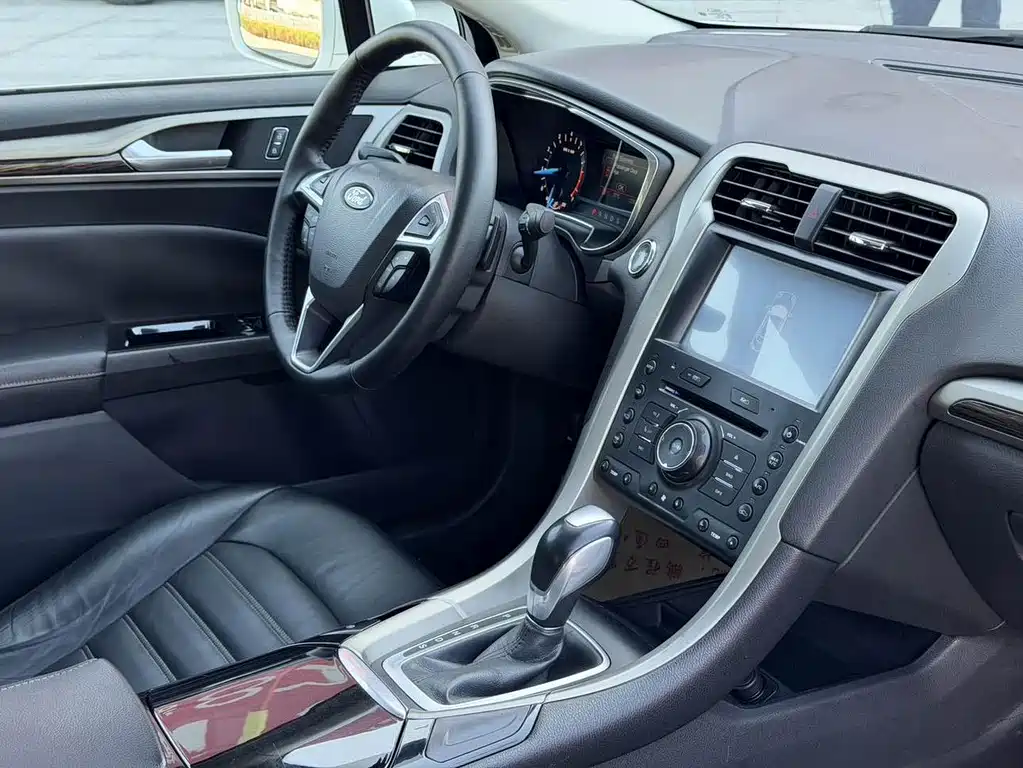 Ford Mondeo — миниатюра 10