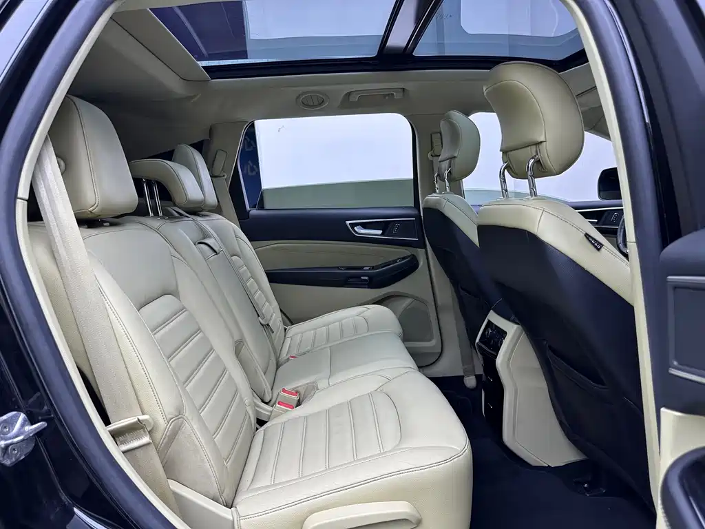 Ford Edge — миниатюра 13
