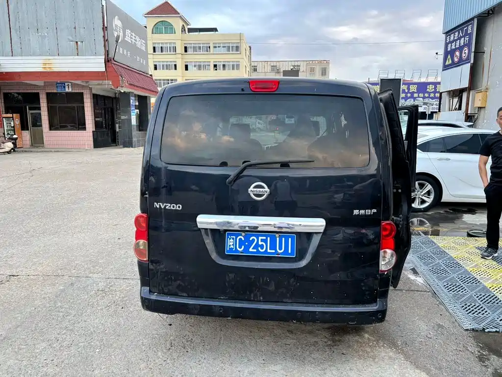 Nissan NV200 — миниатюра 7