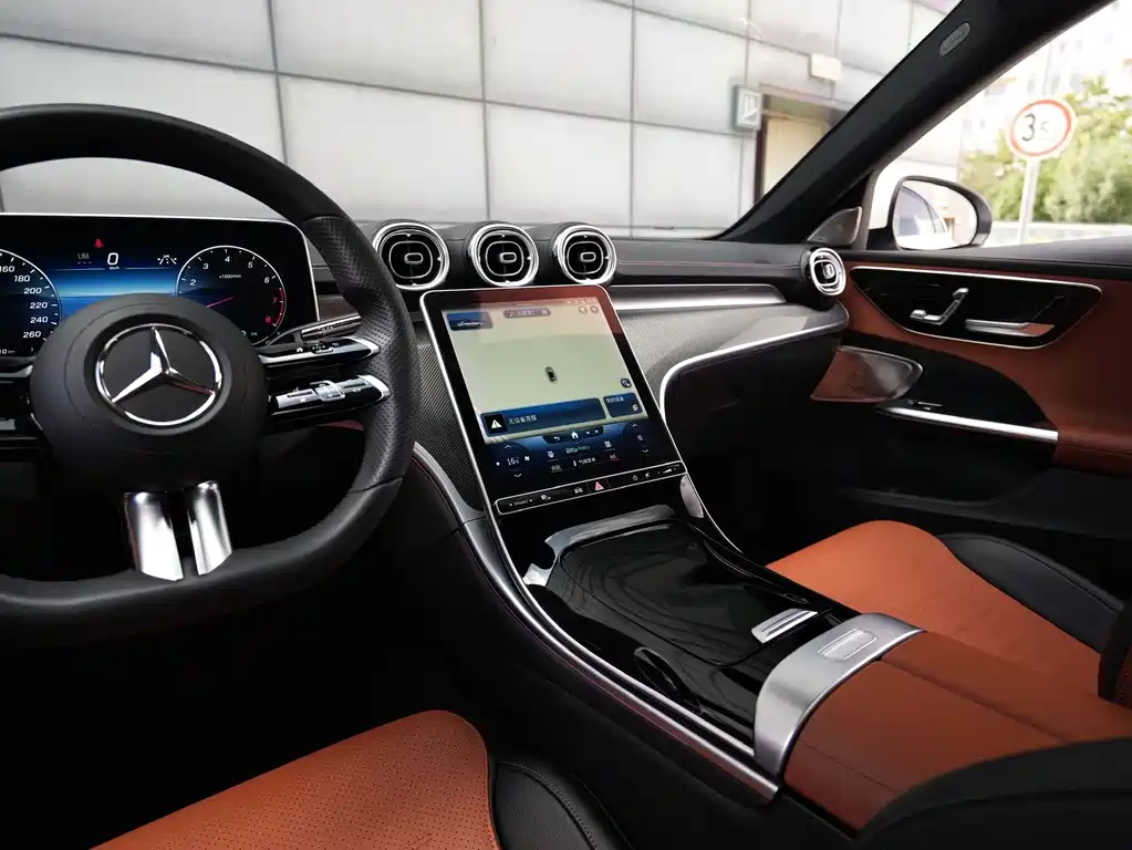 Mercedes-Benz C-Class — миниатюра 11