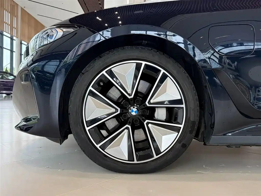 BMW i3 2024 eDrive 40 L