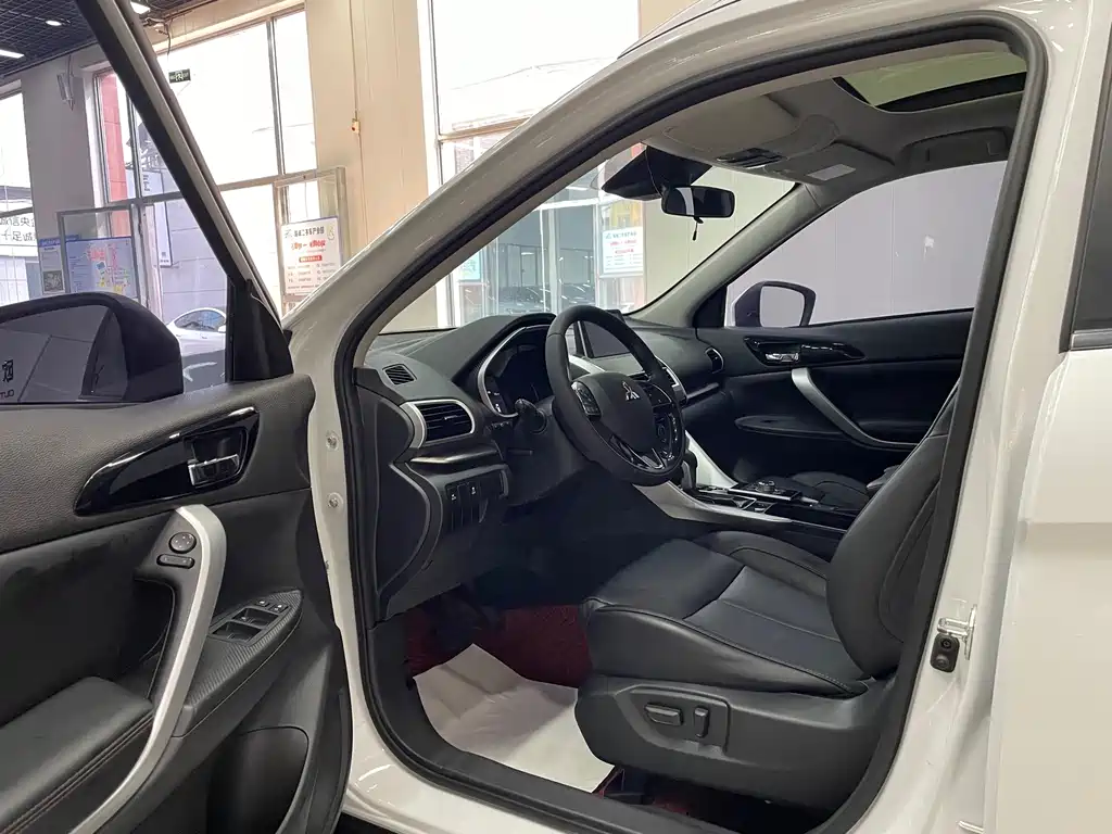 Mitsubishi Eclipse Cross — миниатюра 14