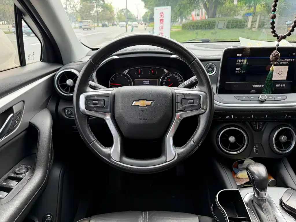 Chevrolet Blazer — миниатюра 14