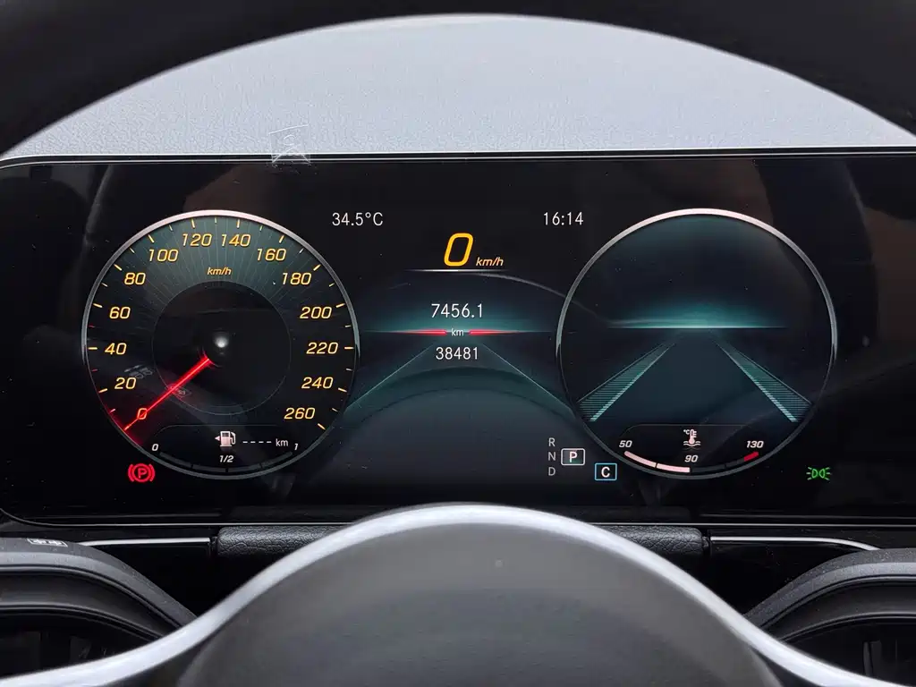 Mercedes-Benz GLA — миниатюра 10
