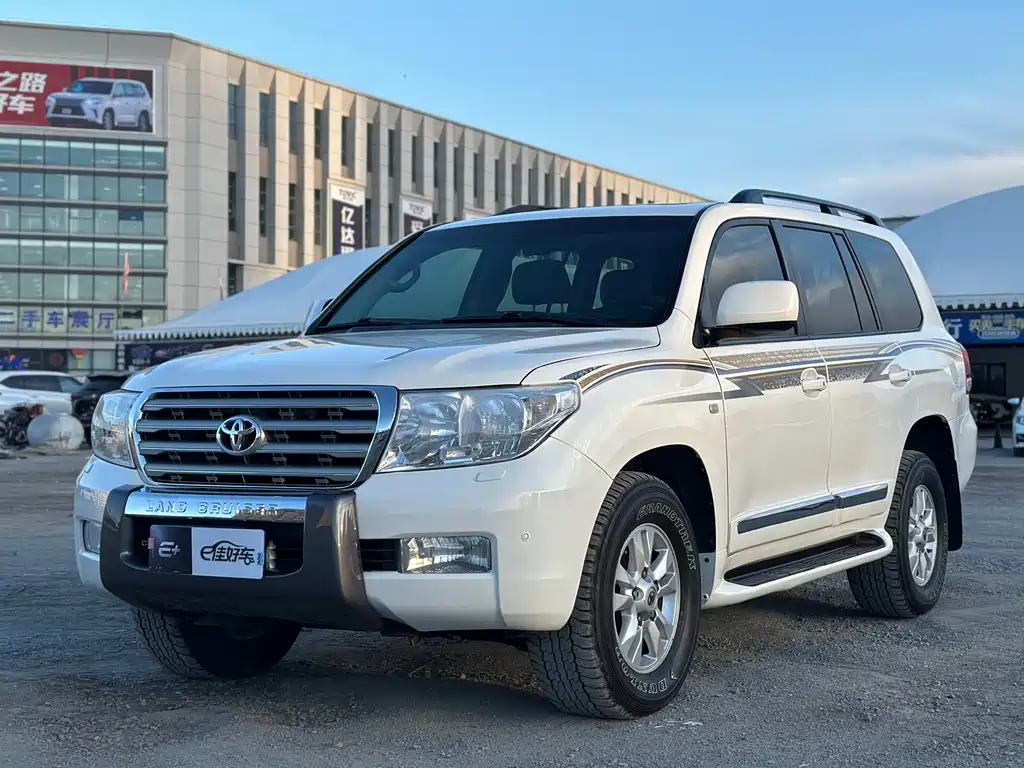Toyota Land Cruiser 2011