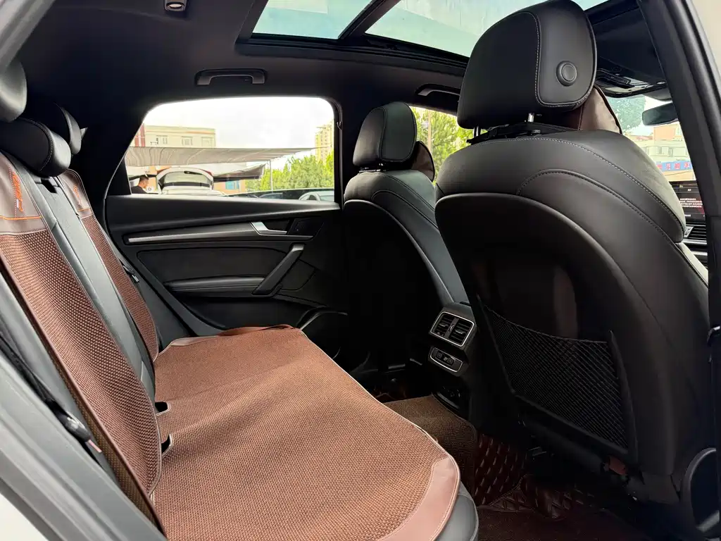 Audi Q5L Sportback — миниатюра 12