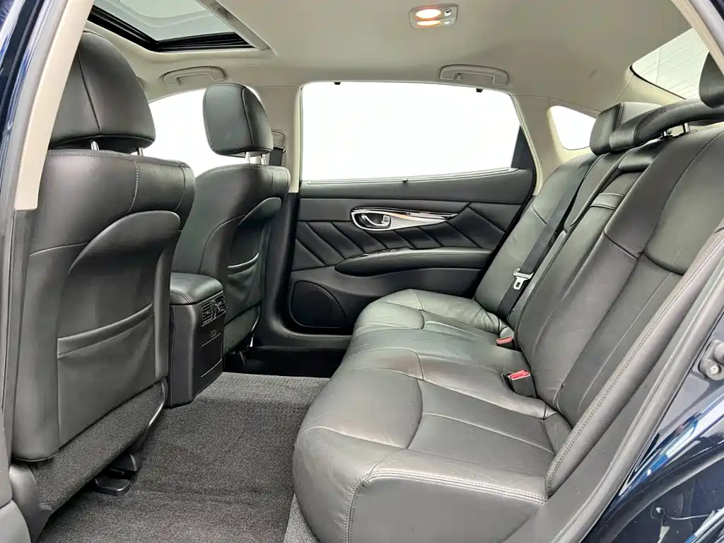 Infiniti Q70 — миниатюра 14
