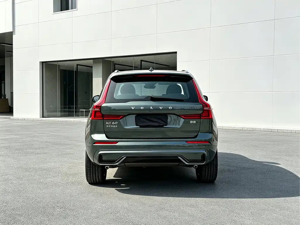 Volvo XC60 - фото 18