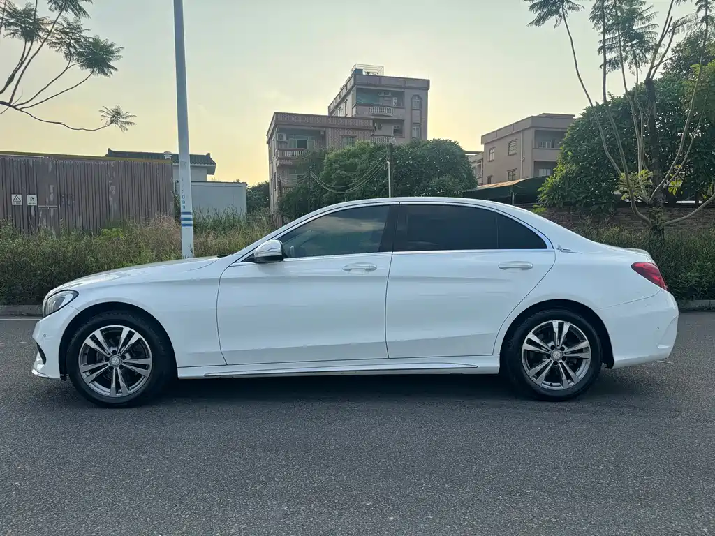 Mercedes-Benz C-Class — миниатюра 24