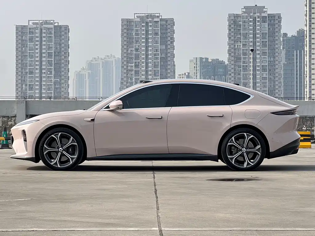 NIO NIO ET5