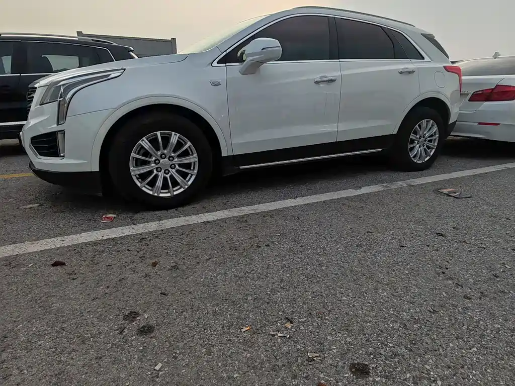 CADILLAC XT5