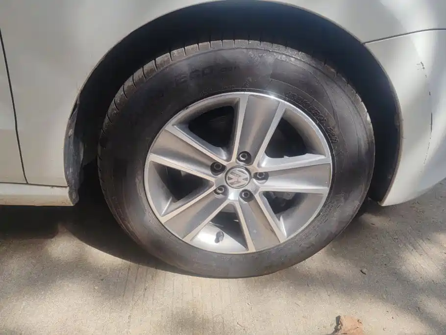 Volkswagen Polo — миниатюра 6