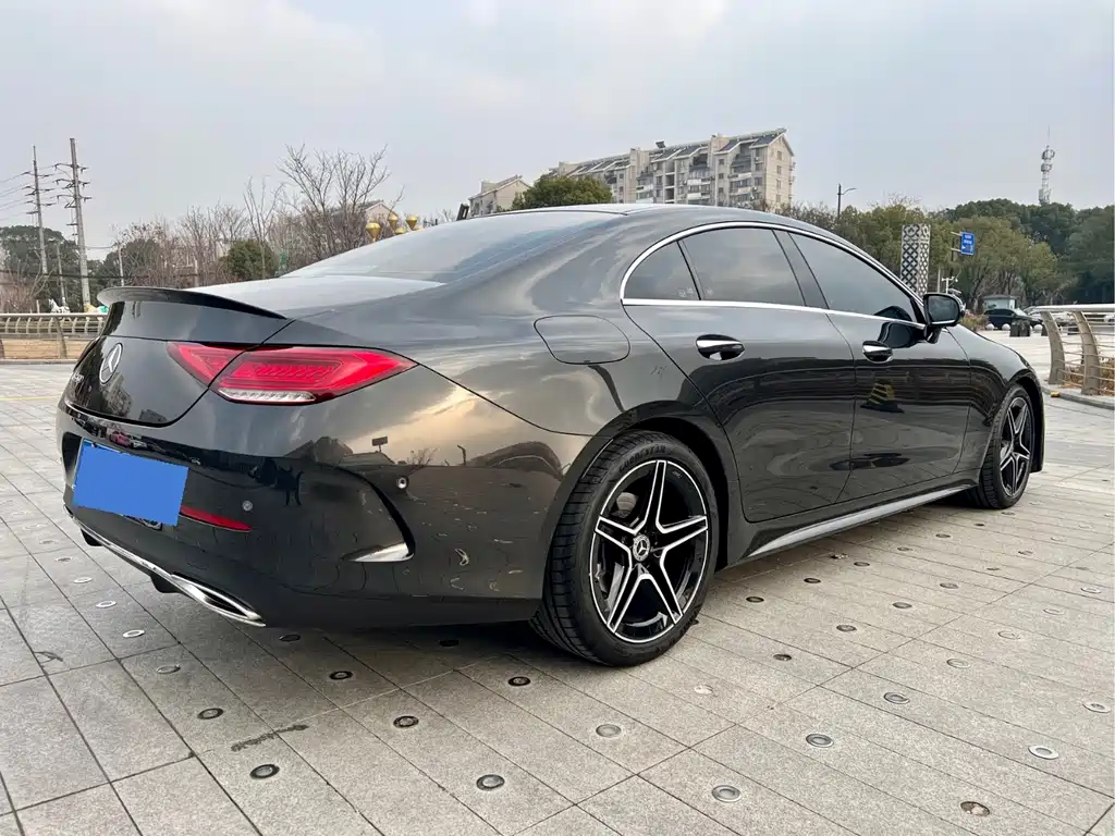 MERCEDES-BENZ CLS