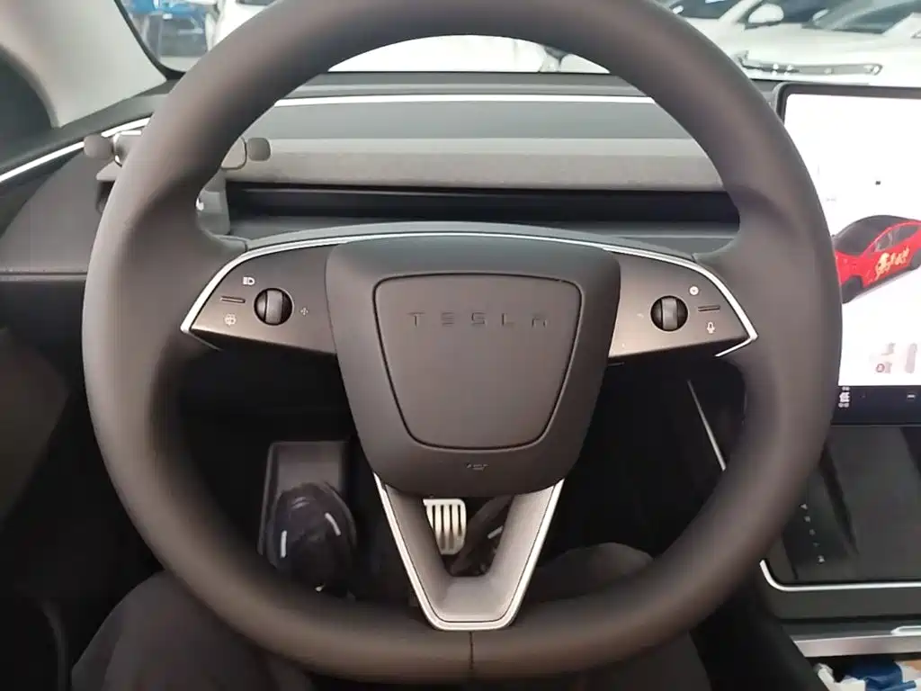 Tesla Model Y — фотографии объявления, Фото 12