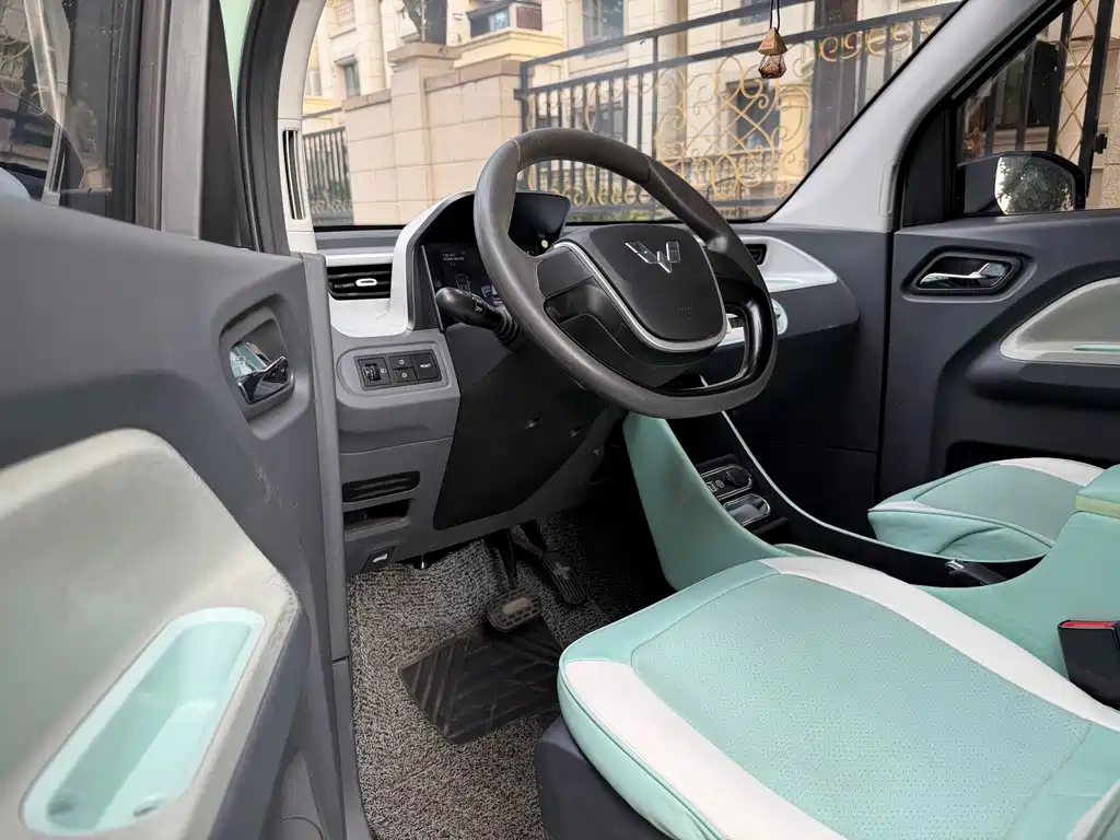 Wuling MINIEV — миниатюра 5